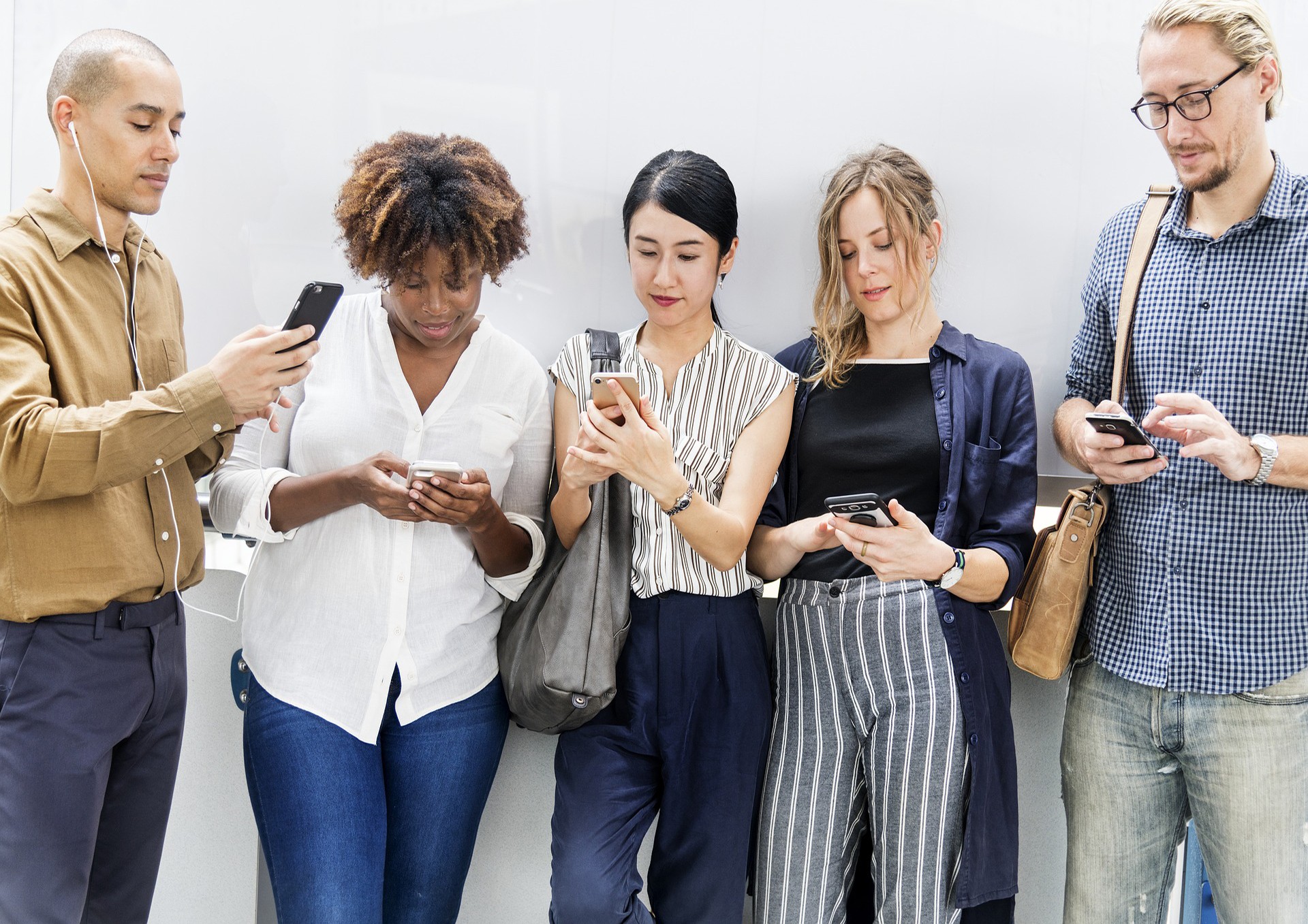 EL USO DE REDES SOCIALES DURANTE LA JORNADA LABORAL.